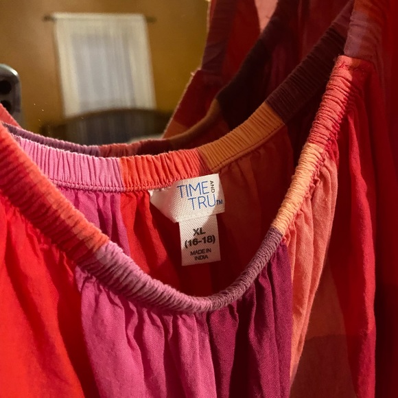 Beautiful Spring/Summer Dress - Picture 3 of 3